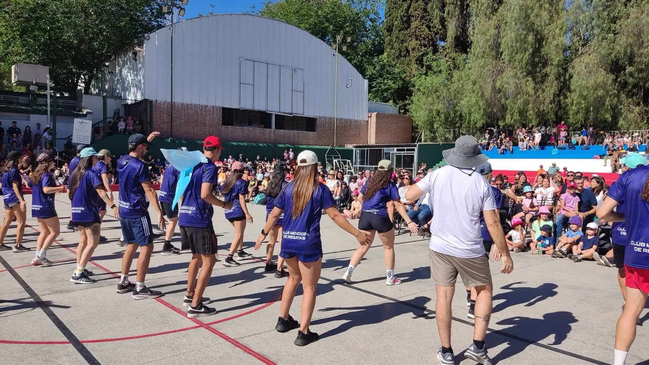 Comenzaron las Vacaciones en Regatas: una tradición que vuelve a reunir a las familias del club