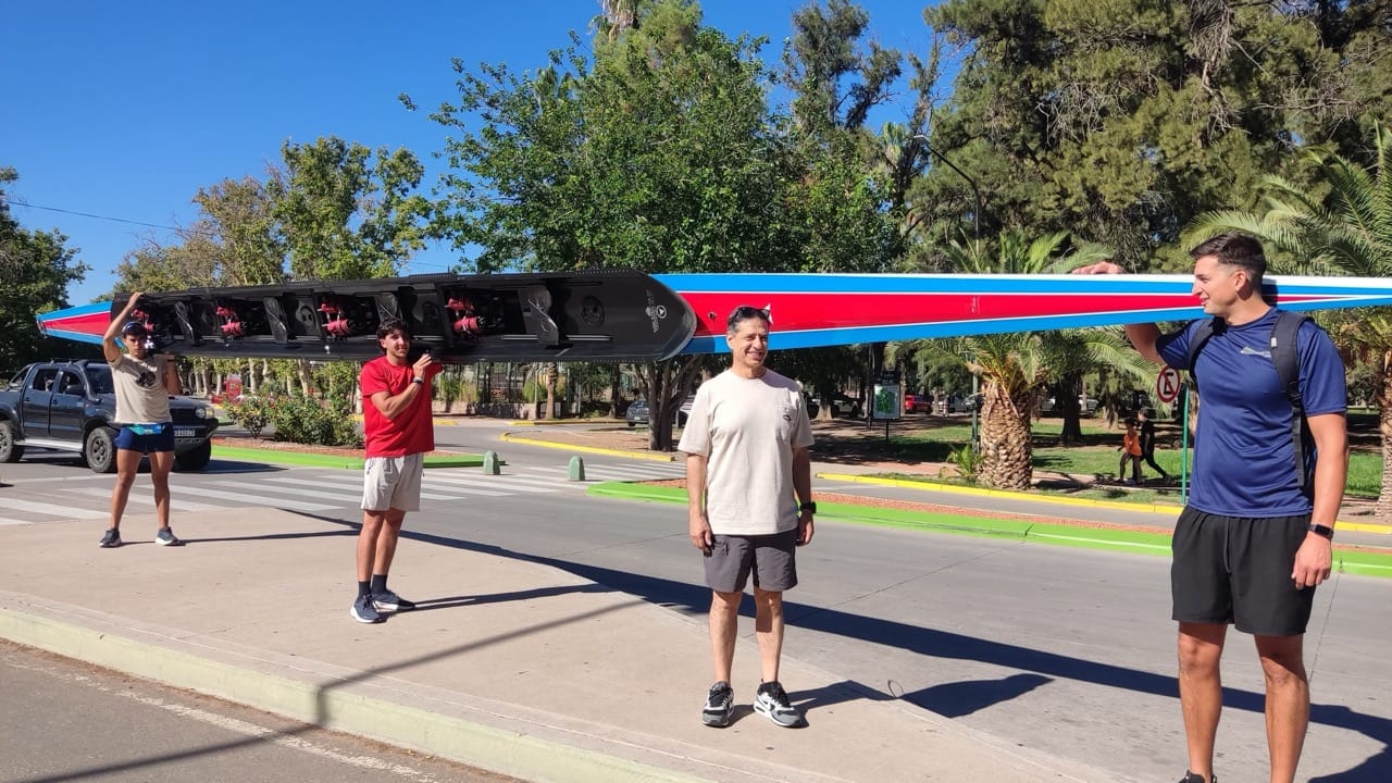 El Club Mendoza de Regatas incorporó una nueva embarcación para el desarrollo del remo Copiar